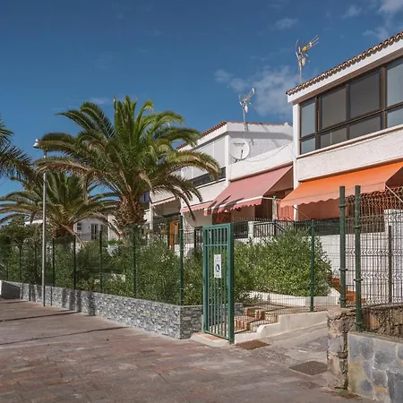 The Little Jewel With Ocean View - Americas *