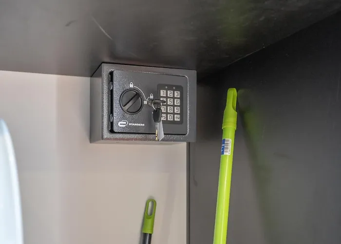 The Little Jewel With Ocean View - Americas *