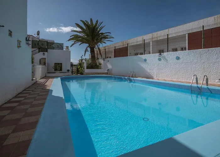 The Little Jewel With Ocean View - Americas *