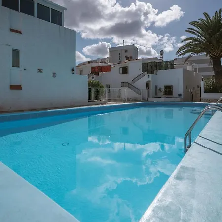 The Little Jewel With Ocean View - Americas