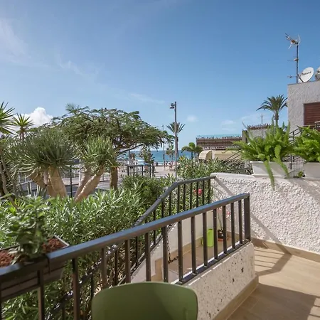 The Little Jewel With Ocean View - Americas 아파트