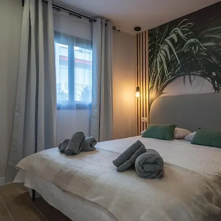 The Little Jewel With Ocean View - Americas 아파트