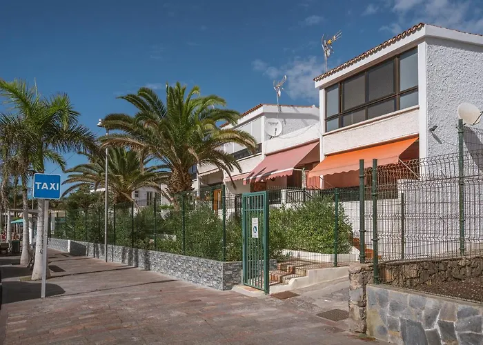 The Little Jewel With Ocean View - Americas *