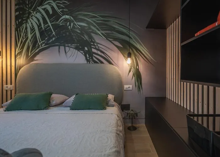 The Little Jewel With Ocean View - Americas Apartment *